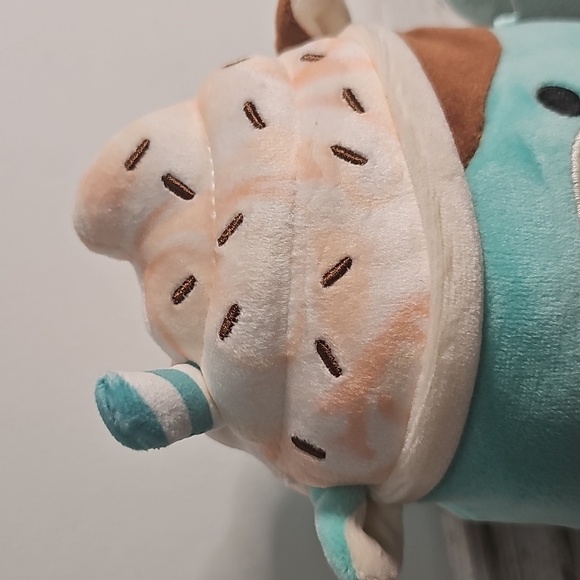 NWT Ingeborg 🐮 Mint Chocolate Milkshake Cow Crossover Original Squishmallow 5" - Picture 4 of 7